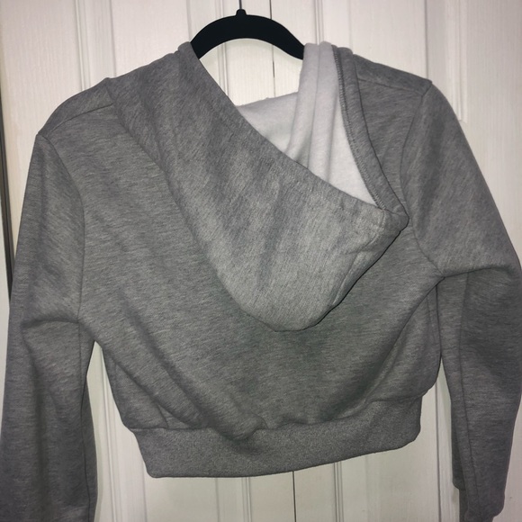 SUPER CUTE CROPPED GREY FLEECE ZIP UP - Picture 6 of 8